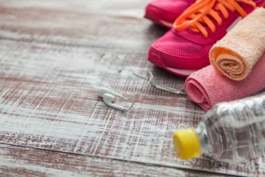 şeyler için ahşap arka plan üzerinde spor