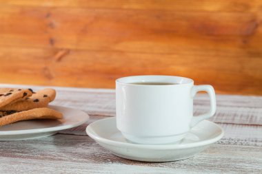 çikolata kurabiye ve çay 