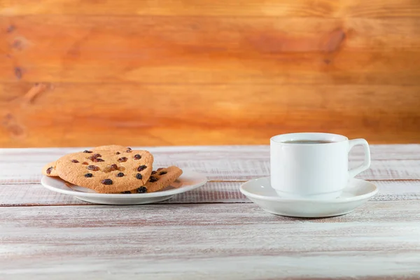 Chocolate cookies  and tea — Stock Photo, Image