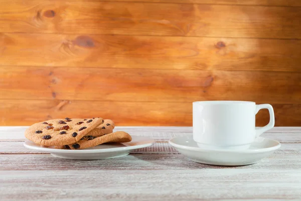 Chocolate cookies  and tea — Stock Photo, Image