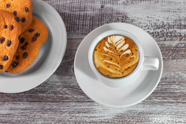 Cup of coffee on   table — Stock Photo, Image