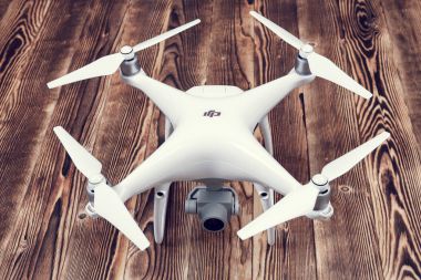 Guadcopter erkek arı - Phantom 4 pro 