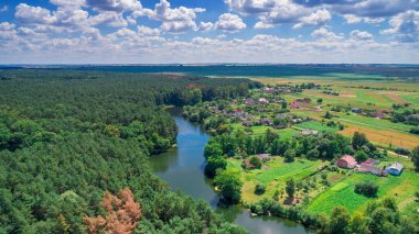 City adlı uçağı günbatımı