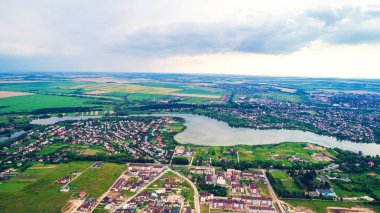 City adlı uçağı günbatımı