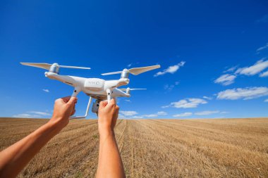 Uçak ve fotoğrafçı'nın yakışıklı