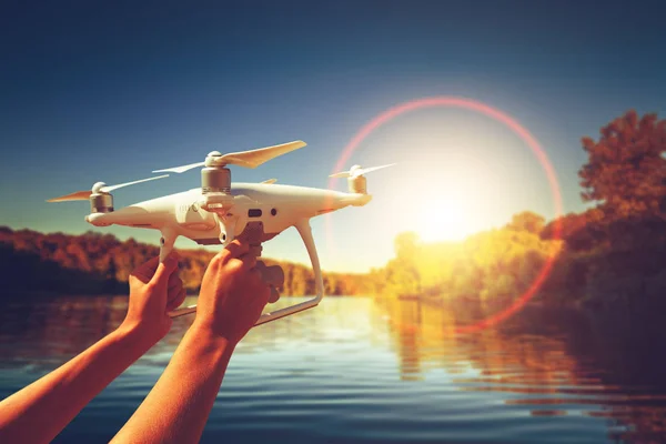 Uçak ve fotoğrafçı'nın yakışıklı