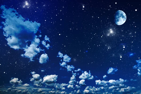 Cielo notturno con stelle e luna — Foto Stock