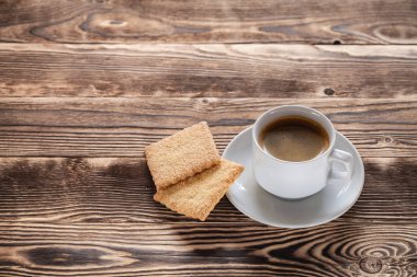 Kahve Kupası tahta masada yakın çekim