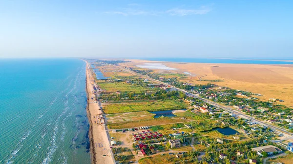 Matahari yang indah terbit di pantai . — Stok Foto