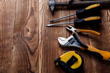 Başka bir binadaki araçlar kümesi 