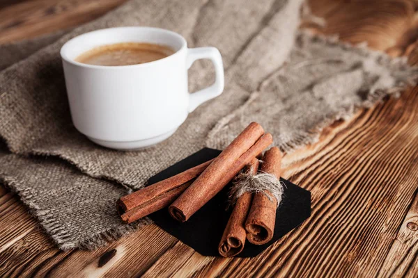 Kaffeetasse Auf Holztisch Nahaufnahme — Stockfoto