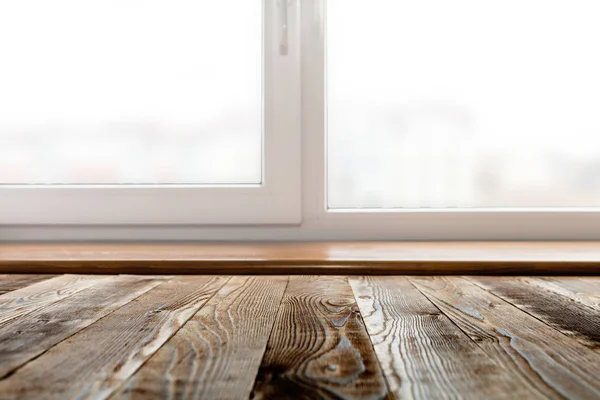 Holztisch mit Morgenlicht — Stockfoto