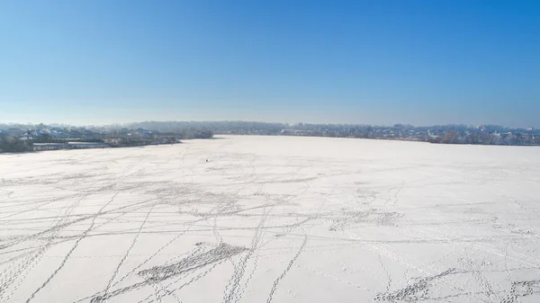 Vista do lago no inverno . — Fotografia de Stock