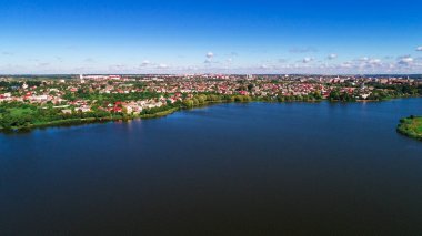 City adlı uçağı günbatımı