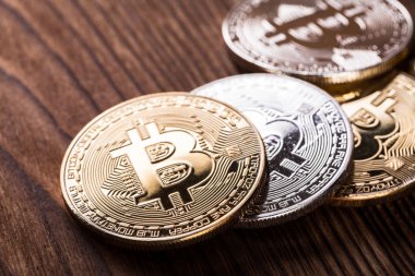 para faturaları zemin üzerine altın bitcoin