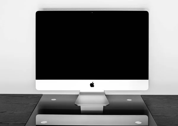 Oekraïne Rivne Februari 2018 Apple Imac Retina Display Toetsenbord Magic — Stockfoto