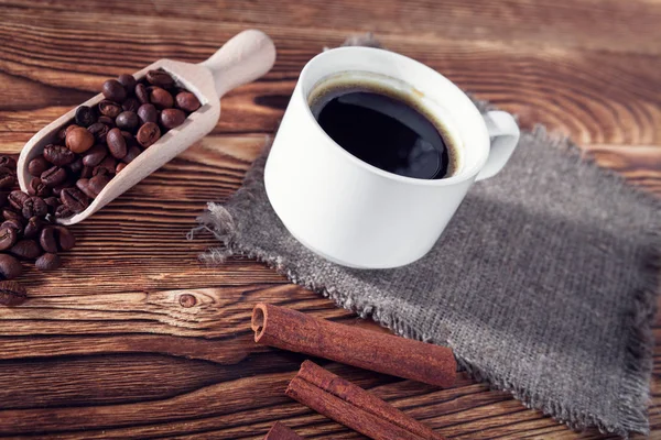 Pite Ágynemű Csésze Kávét Háttér Egy Fából Készült Asztal — Stock Fotó