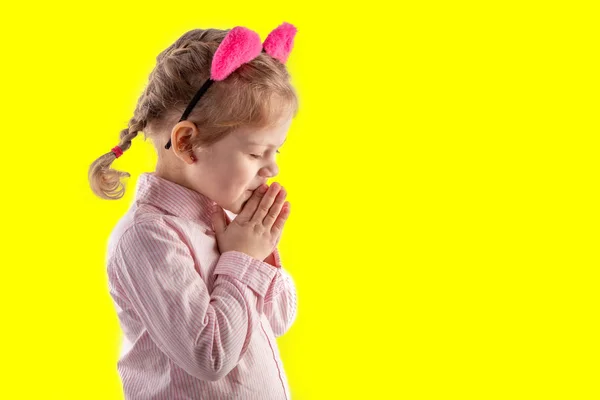 Little girl pray. Faith and the Bible concept. — 스톡 사진