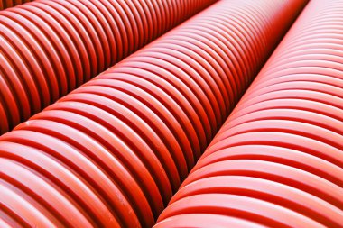 turuncu plastik boru sırtüstü