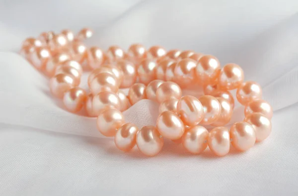 Collar de perlas rosa —  Fotos de Stock