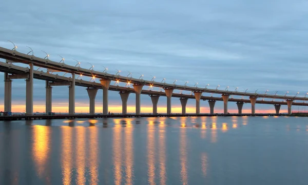 Automobile bridge over the mouth of the Neva river — Stock Photo, Image