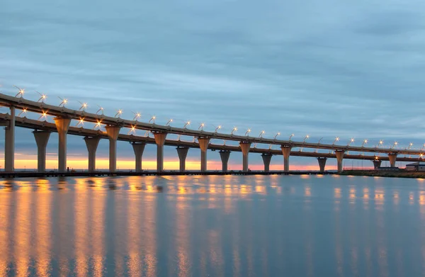 Automobile bridge over the mouth of the Neva river — Stock Photo, Image