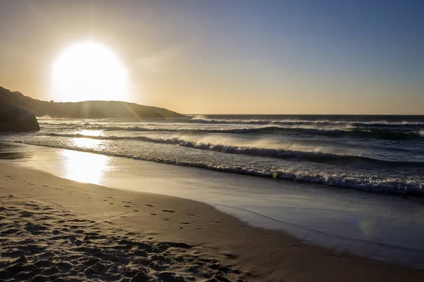 Sydafrika Kapstaden Sandy Beach Lundadno Bay Den Nedgående Solen Strålar — Stockfoto