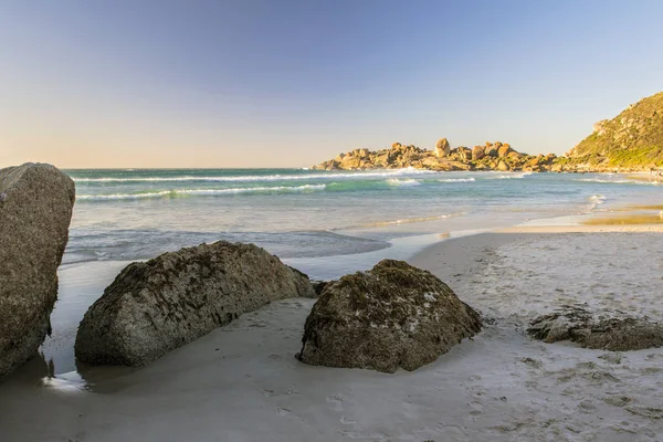 Sudafrica Città Del Capo Spiaggia Sabbiosa Della Baia Lundadno Sotto — Foto Stock