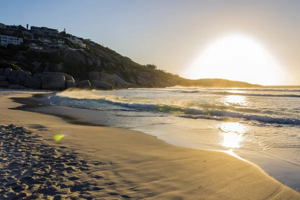 Sudafrica Città Del Capo Spiaggia Sabbiosa Della Baia Lundadno Sotto — Foto Stock