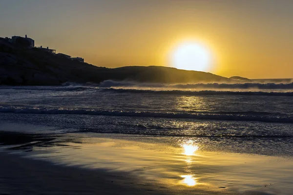 Sydafrika Kapstaden Sandy Beach Lundadno Bay Den Nedgående Solen Strålar — Stockfoto