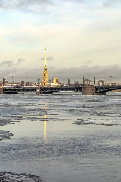 Vista Clásica San Petersburgo Hielo Neva —  Fotos de Stock