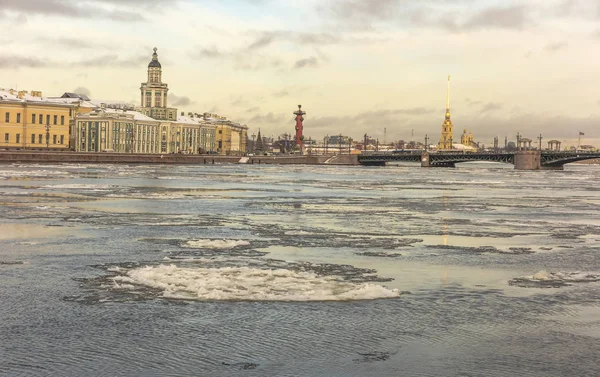 Klassische Sicht Auf Petersburg Eis Auf Der Neva — Stockfoto