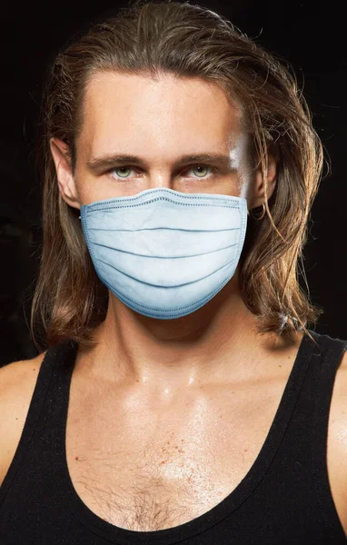 Giovane Uomo Maschera Protezione Una Prevenzione Dal Virus Covid — Foto Stock
