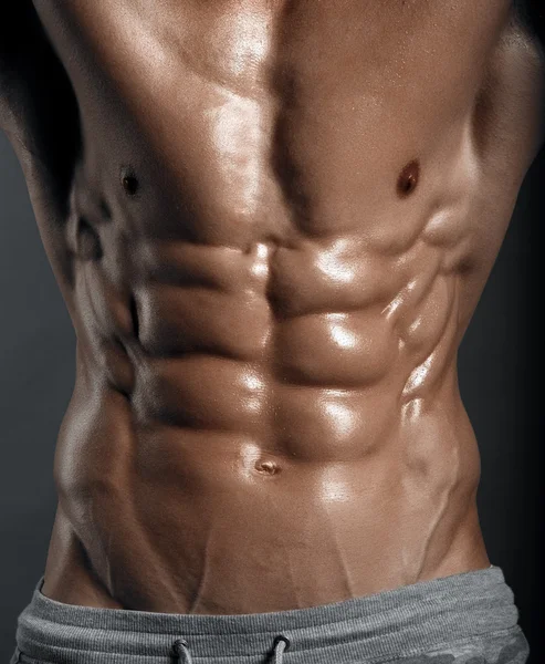 Sterke atletische man fitness model romp weergegeven: zes pack abs. — Stockfoto