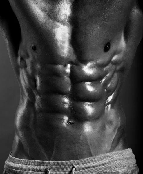 Forte atletica uomo fitness modello busto mostrando sei pack abs . — Foto Stock