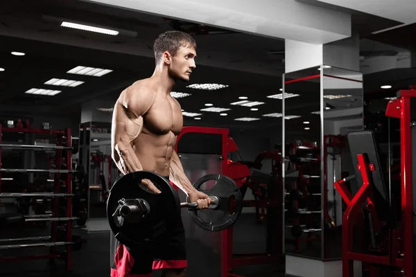 Muskulös atletisk bodybuilder — Stockfoto