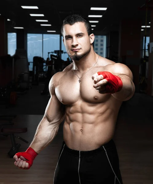 Bodybuilder athlétique musculaire — Photo