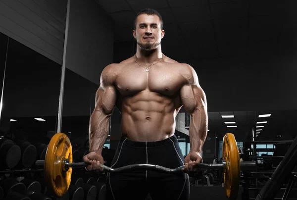 Muscular athletic bodybuilder — Stock Photo, Image