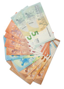 Beyaz üzerine izole edilmiş çeşitli banknotların Euro banknotları.