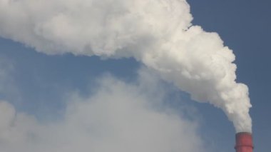 Endüstriyel Hava kirliliği. Bacasından duman. Boşaltmak. 
