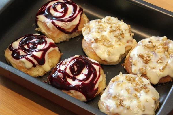 Homemade Baking Buns Currant Cream — Stock Photo, Image