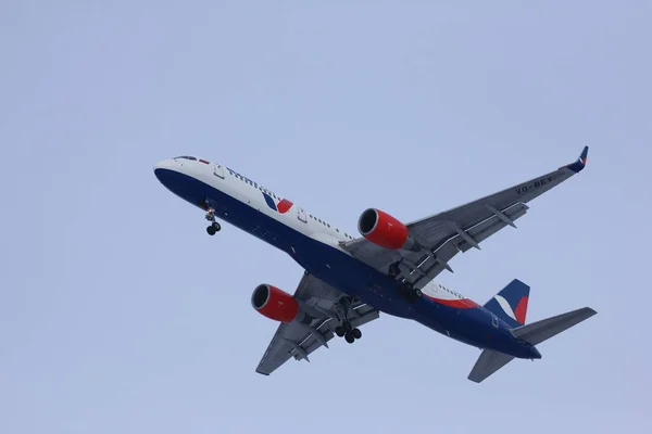 Novosibirsk Feb Azur Air Boeing 757 200 Bey Aproxima Aeroporto — Fotografia de Stock