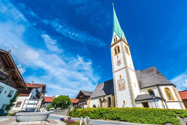 インスブルック、オーストリアの近くの村をつぶやく — ストック写真