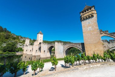 Pont Valentre in Cahors, France. clipart