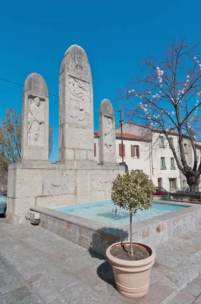 Arrossage Canal Monument a Ceret, Francia — Foto Stock