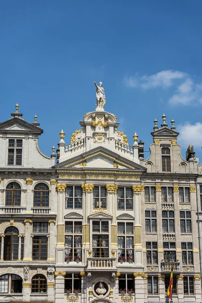 Guildhalls on the Grand Place of Brussels in Belgium. — Stock Photo, Image