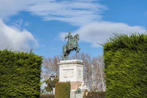 在马德里，西班牙的菲利普四世的纪念碑. — 图库照片