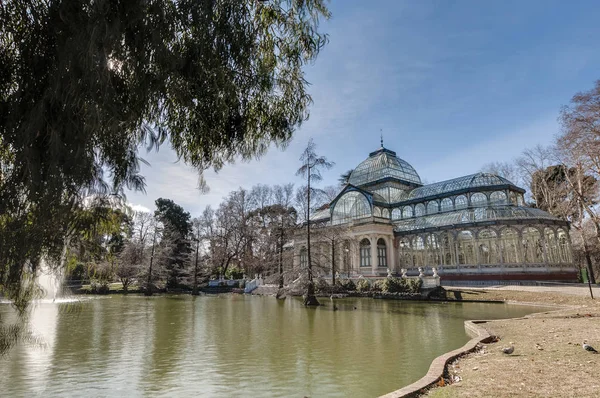 Crystal Palace a Retiro Park, Madrid, Spanyolország. — Stock Fotó