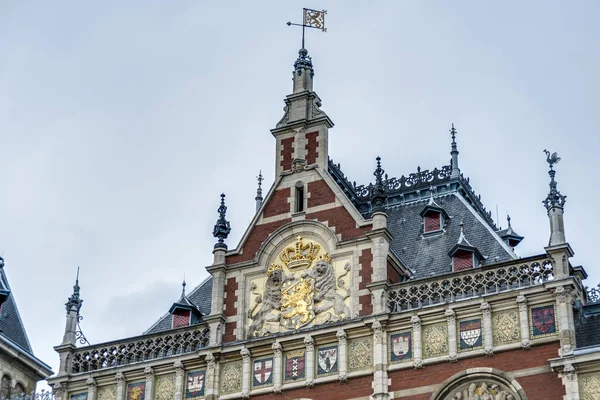 Hollanda Amsterdam Merkez Tren İstasyonu. — Stok fotoğraf