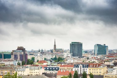 Viyana silueti Avusturya 'nın Leopoldstadt bölgesinden görüldüğü gibi.